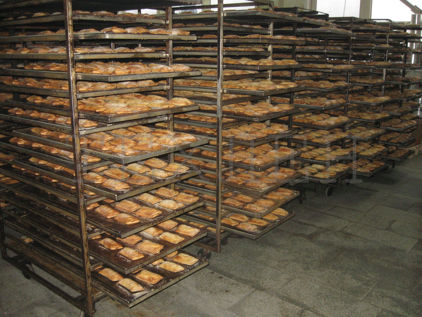 Тележки MIWE на хлебозаводе